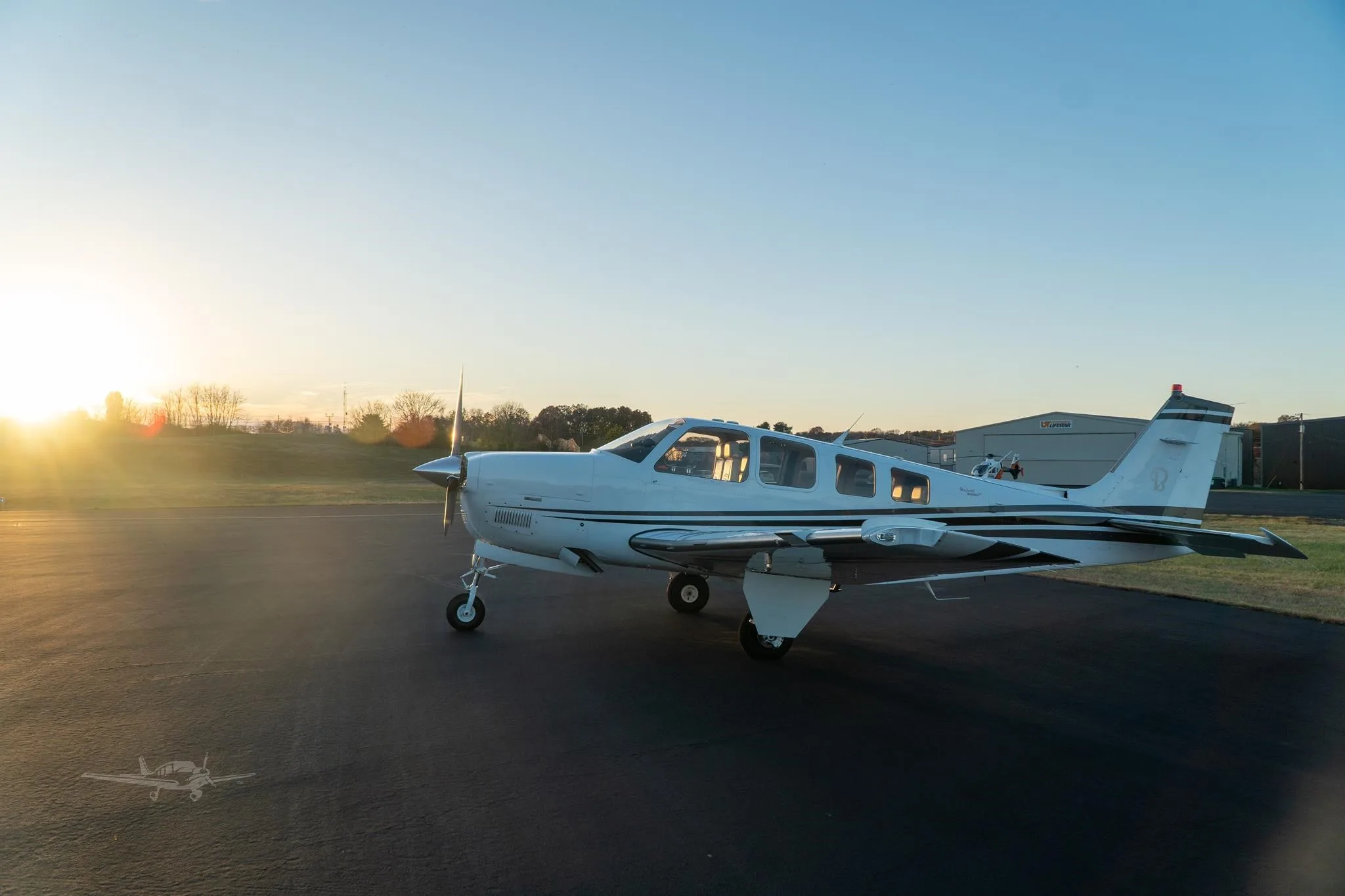 Exterior view of a 2006 BEECHCRAFT G36 BONANZA, N36LG.