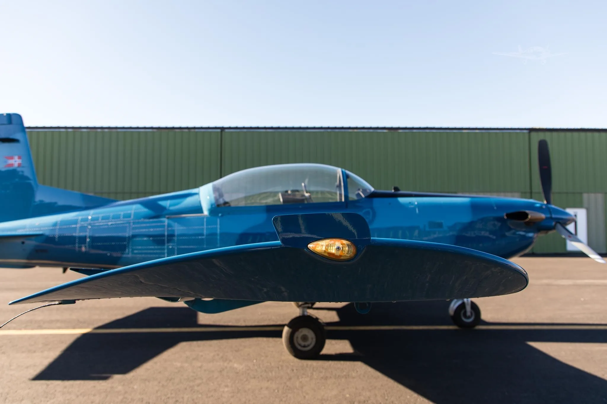 Exterior view of a 1985 PILATUS PC-7, N76XC.