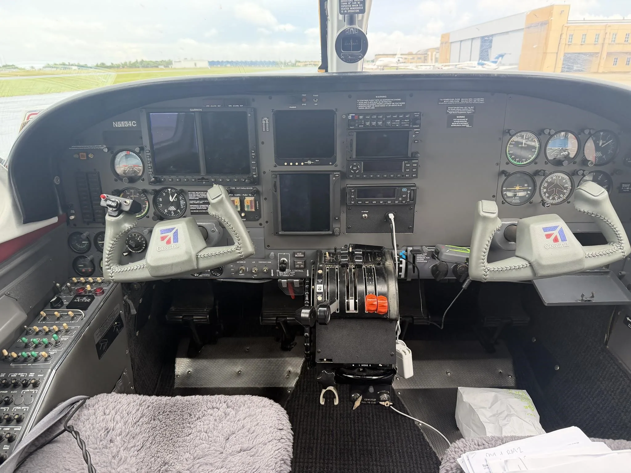 Cockpit and instrument panel of a 1982 CESSNA 414A.