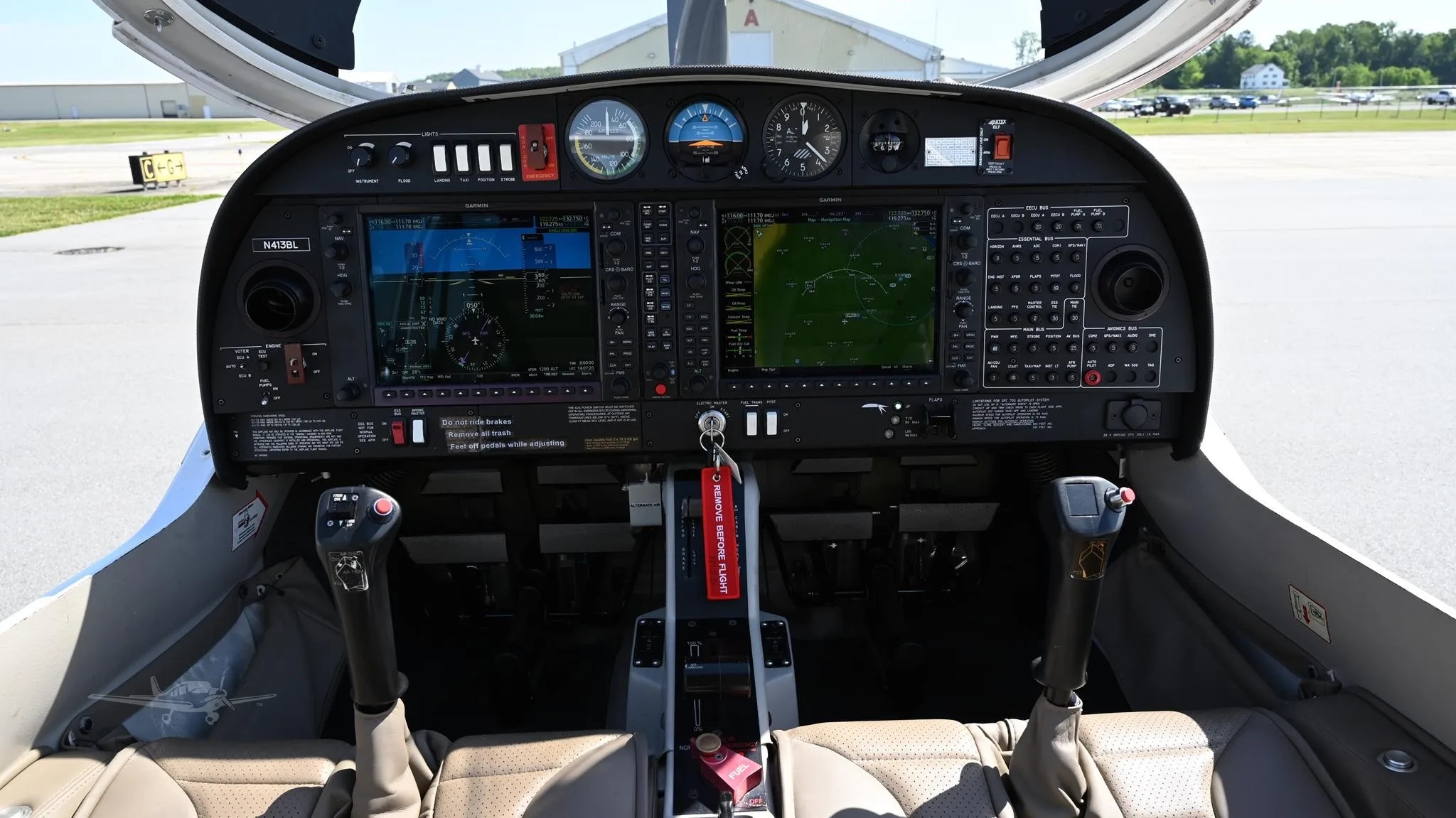 Cockpit and instrument panel of a 2019 DIAMOND DA40 NG.