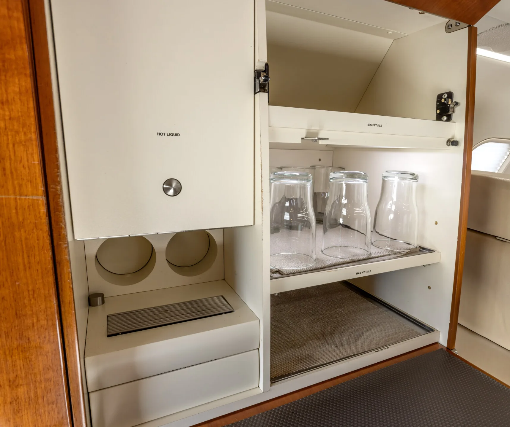Cabin interior of a 2006 Learjet 40XR.