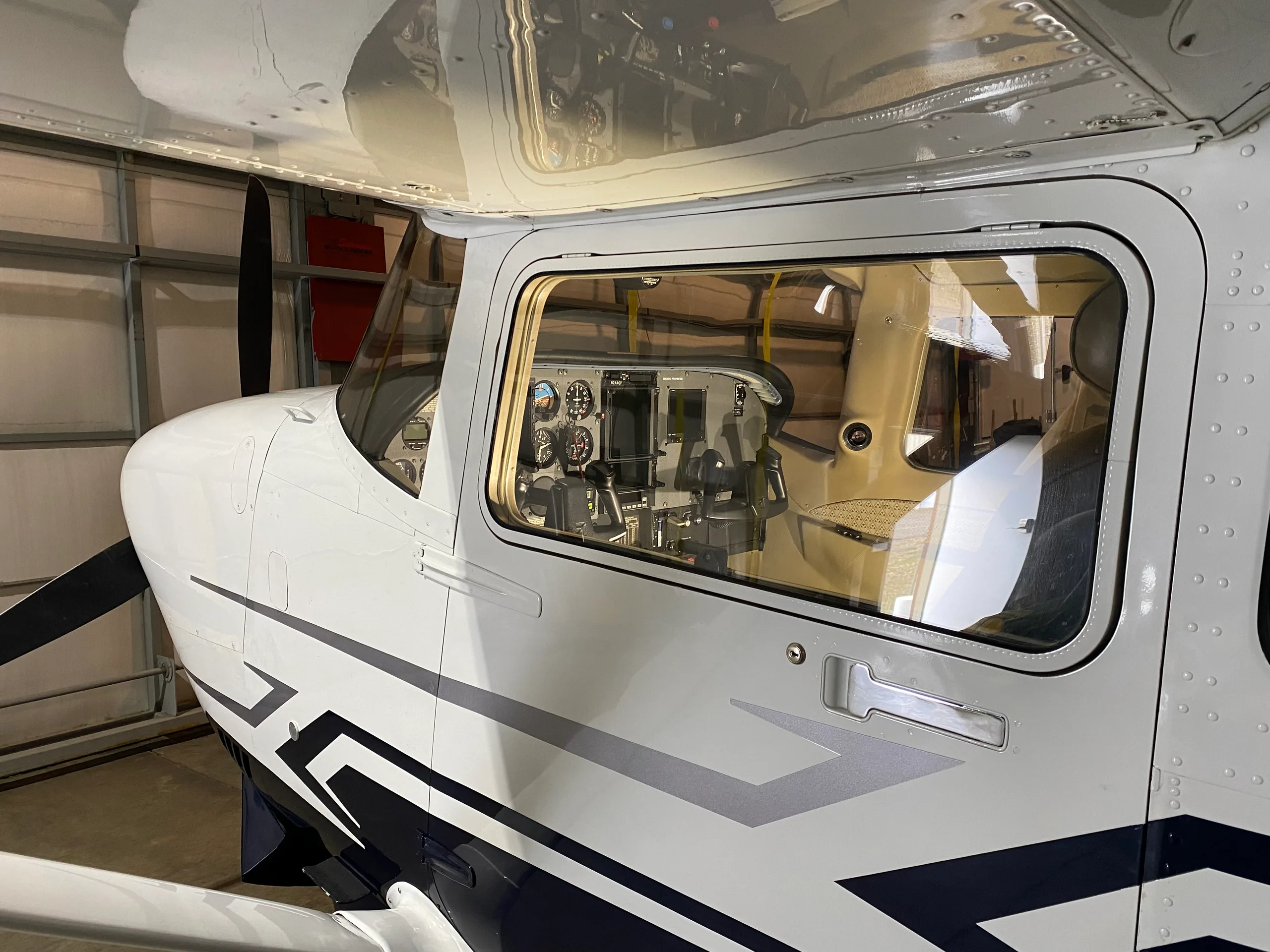 Exterior view of a 1999 Cessna Turbo 206H Stationair HD, N2440P.