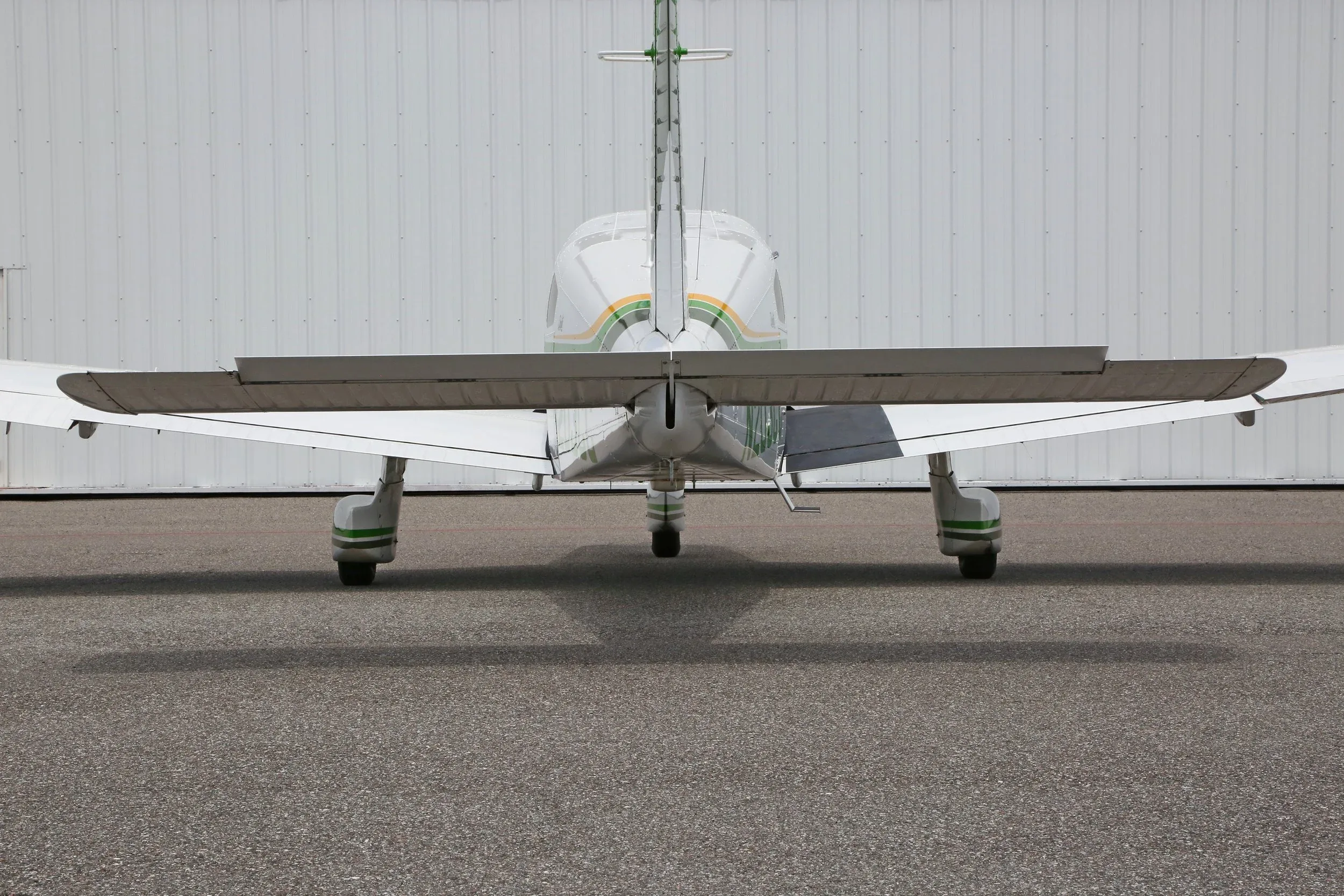 Exterior view of a 1979 Piper DAKOTA PA-28-236.