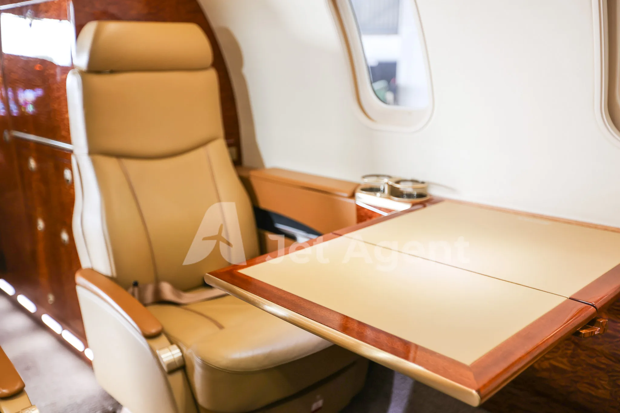 Cabin interior of a 2004 Bombardier learjet 40xr.