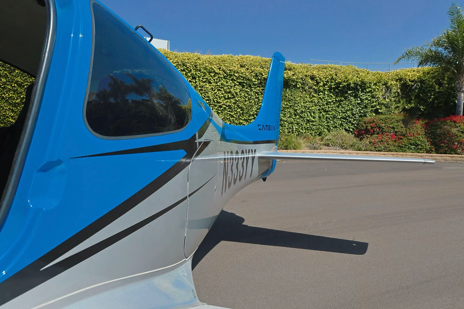 Engine detail of a 2020 Cirrus SR20-G6 Premium.