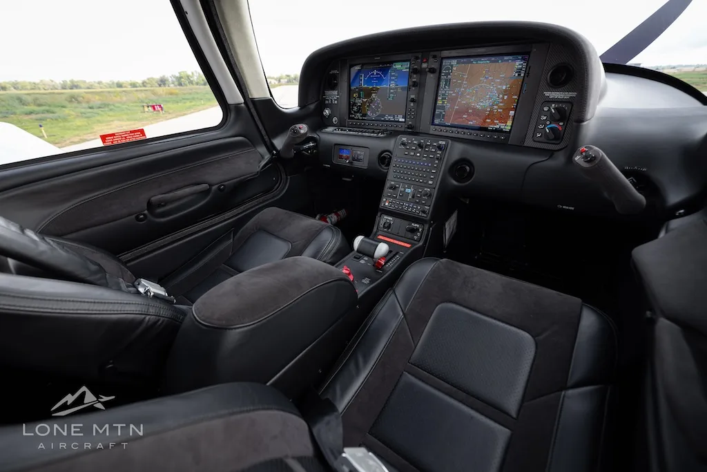 Avionics suite of a 2021 Cirrus SR22T G6 GTS.