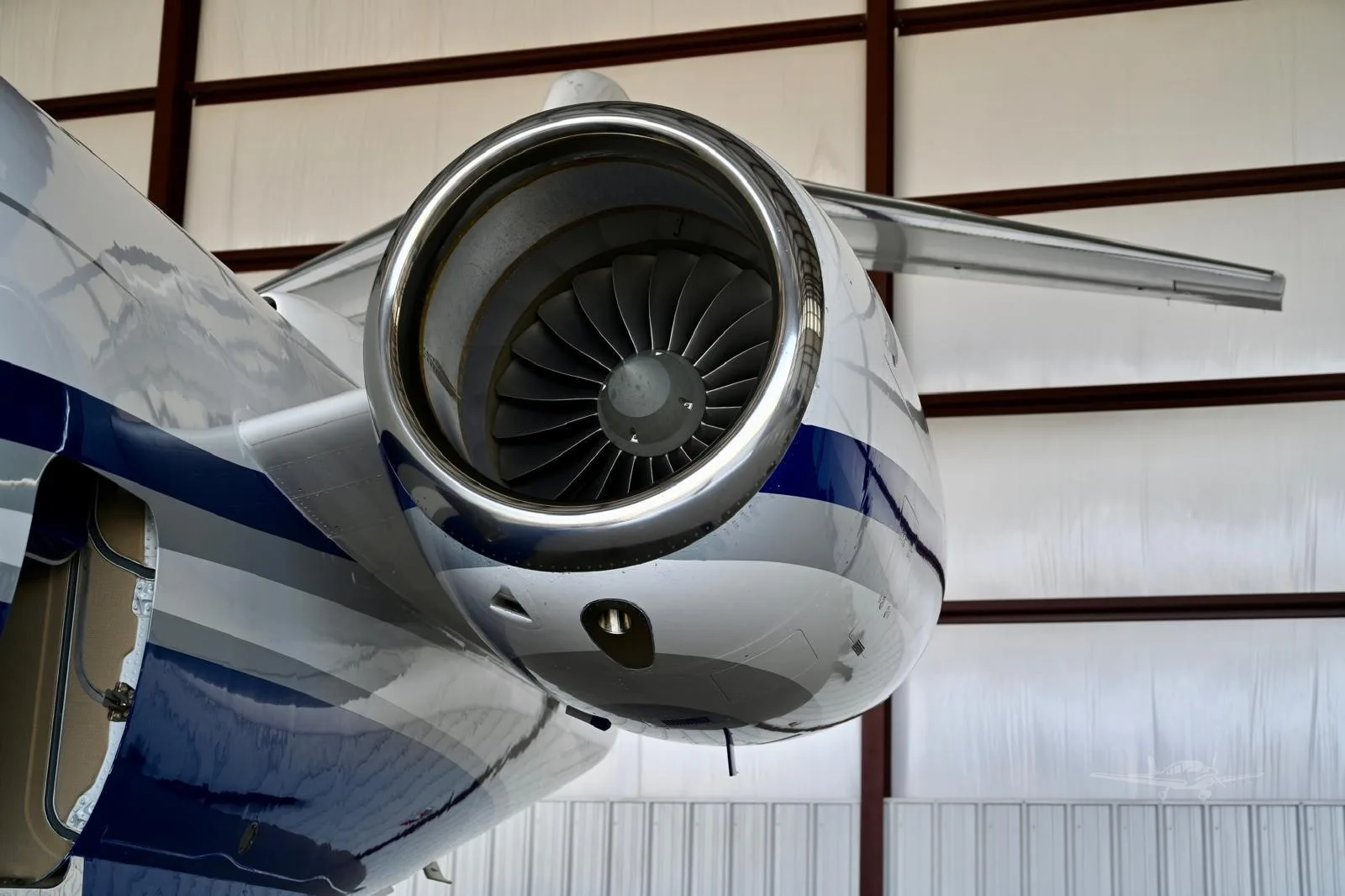 Engine detail of a 2007 BOMBARDIER CHALLENGER 300.