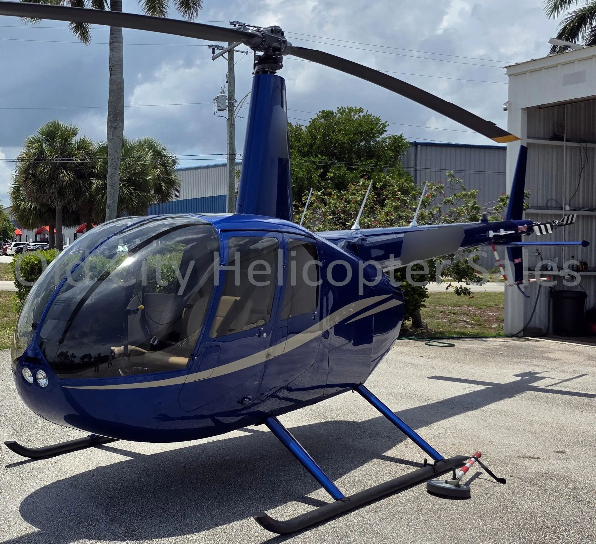 2025 Robinson R44