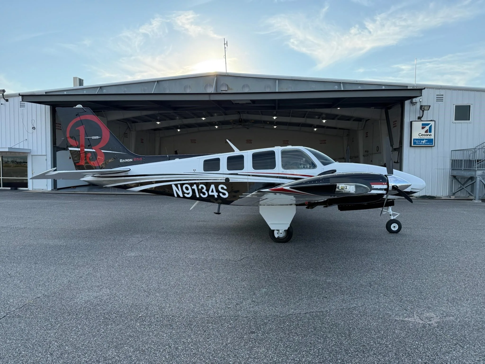 Exterior view of a 1976 BEECHCRAFT 58 BARON, N9134S.