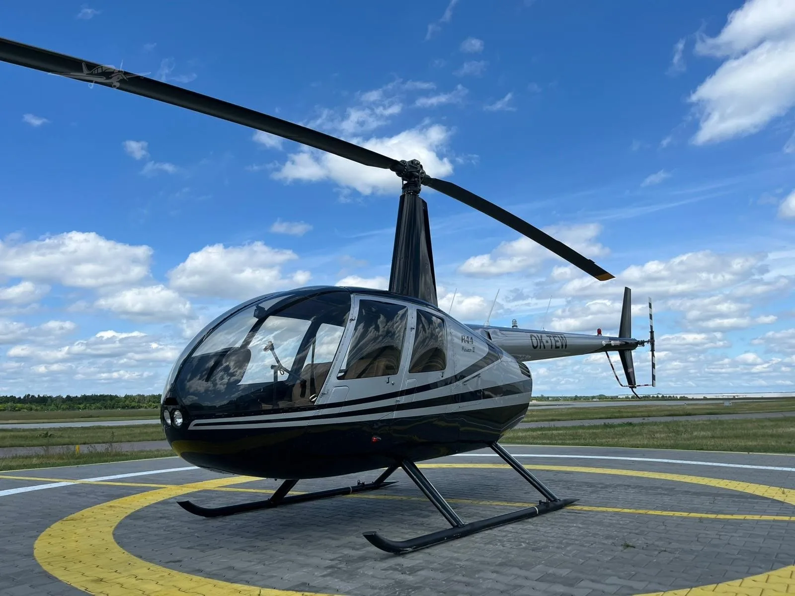 Marketing image of a 2009 ROBINSON R44 RAVEN II.