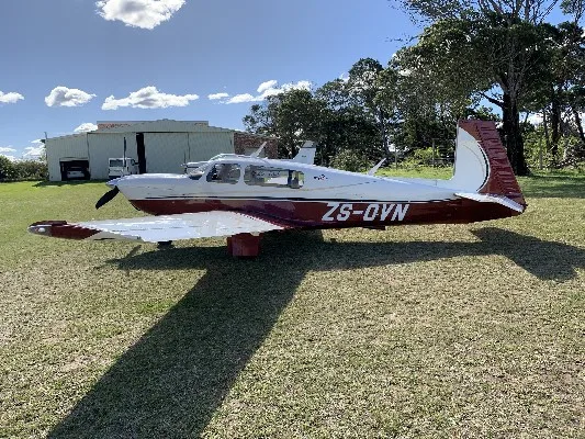 Cabin interior of a 2005 Mooney M20R Ovation.