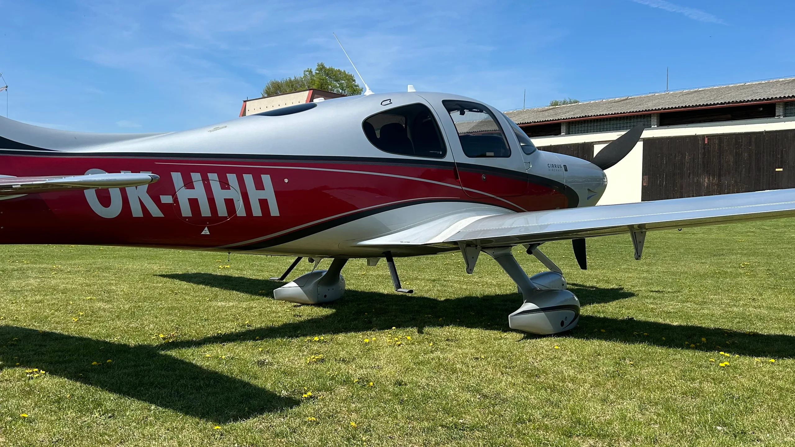 Exterior view of a 2012 Cirrus SR22 G3 GTS.