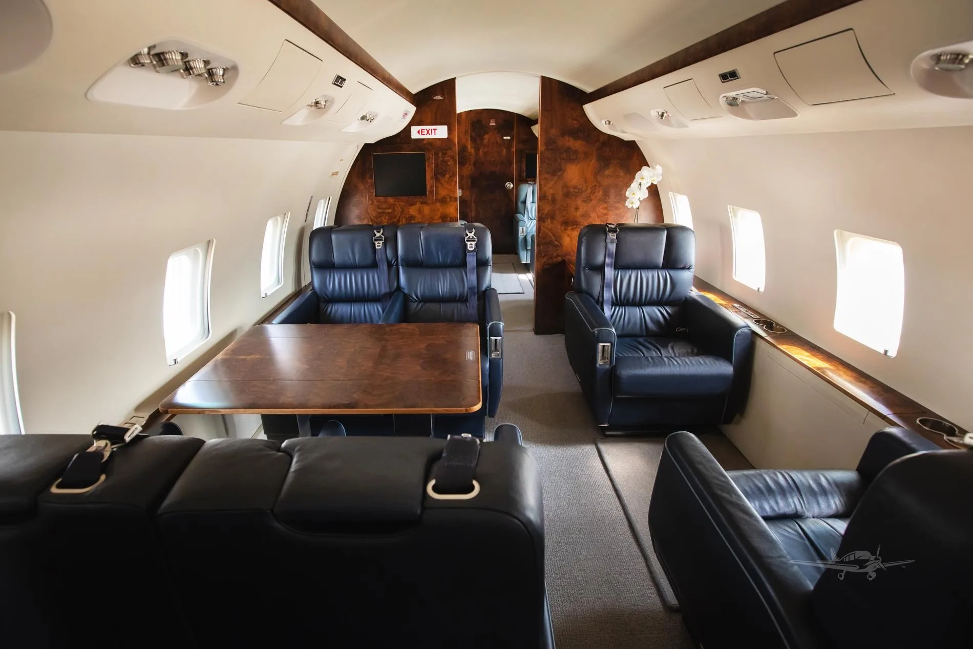 Cabin interior of a 2008 BOMBARDIER CHALLENGER 850ER.