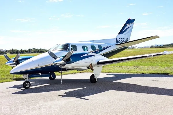 Exterior view of a 1974 Beech Duke B 60.