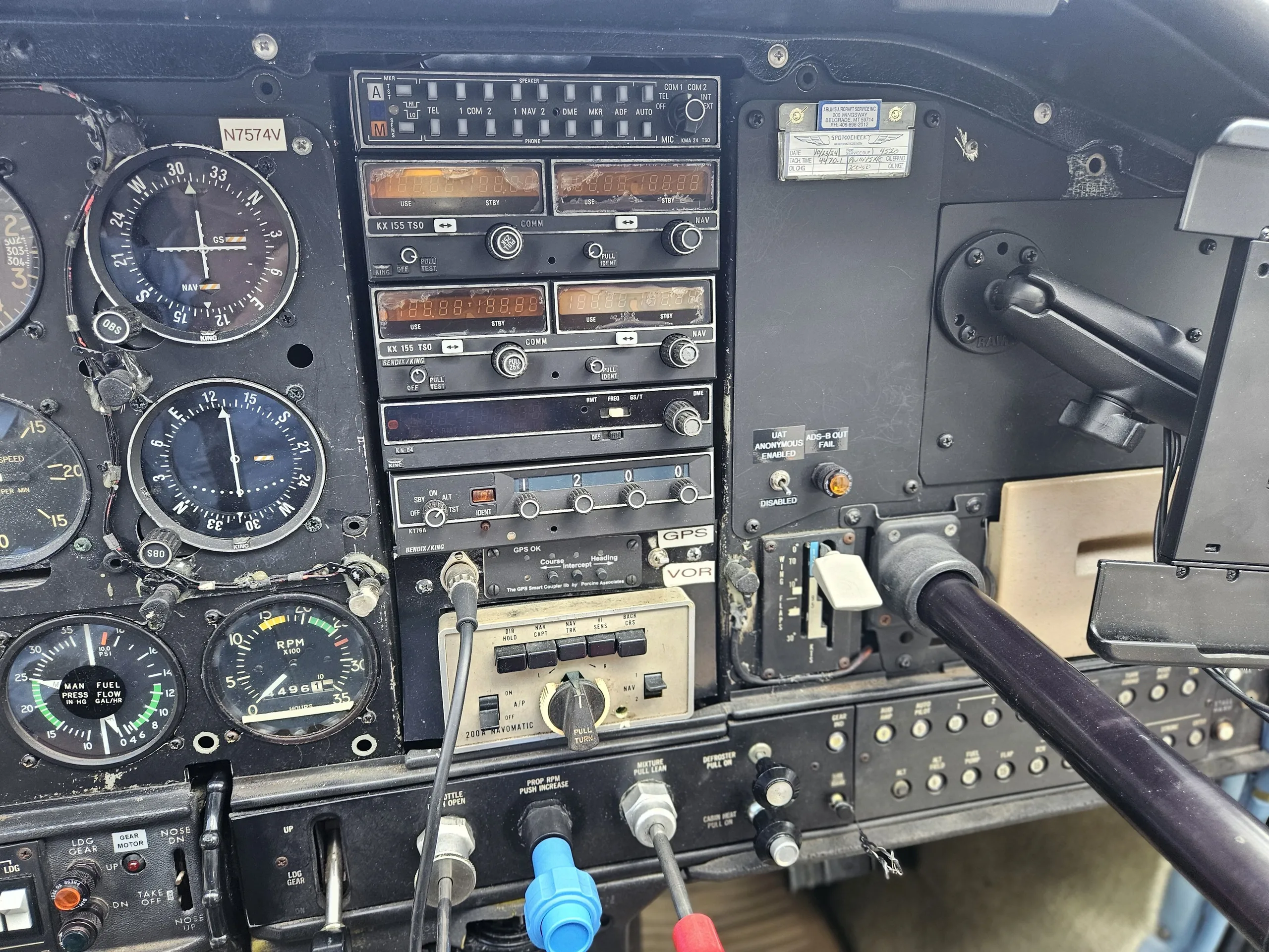 Cockpit and instrument panel of a 1976.