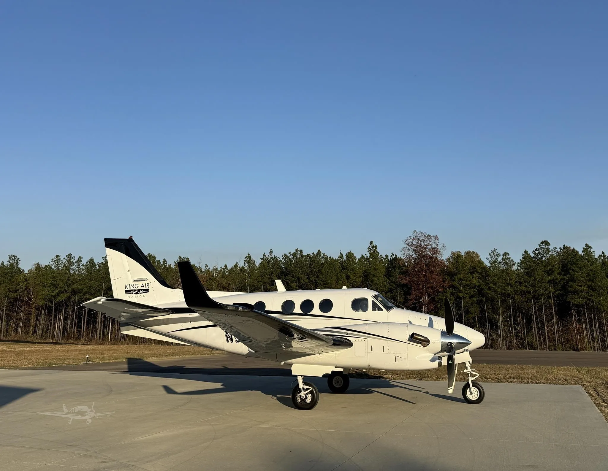 Exterior view of a 1990 BEECHCRAFT KING AIR C90A, N947AM.