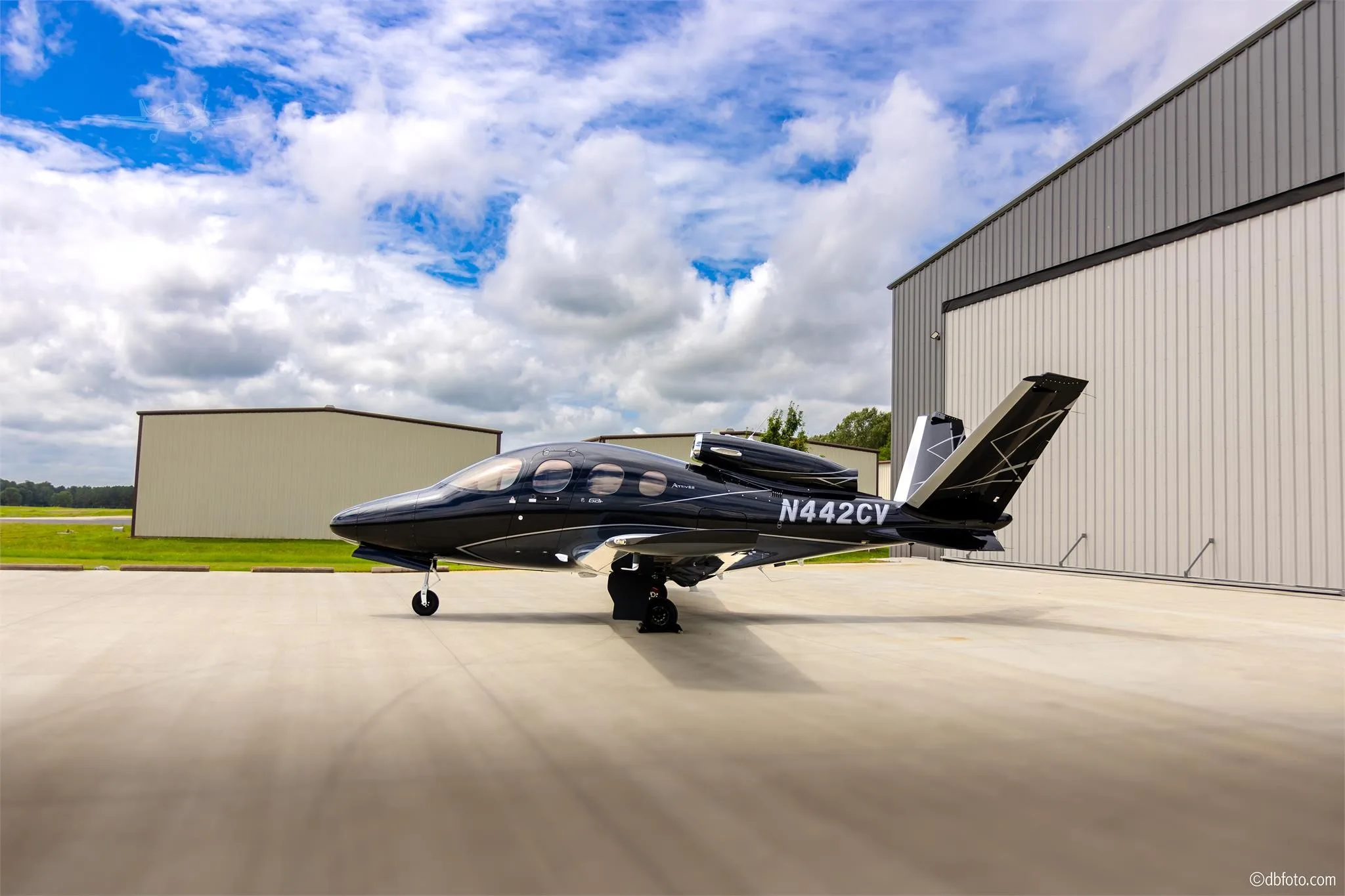 Exterior view of a 2023 CIRRUS VISION SF50-G2+, N442CV.