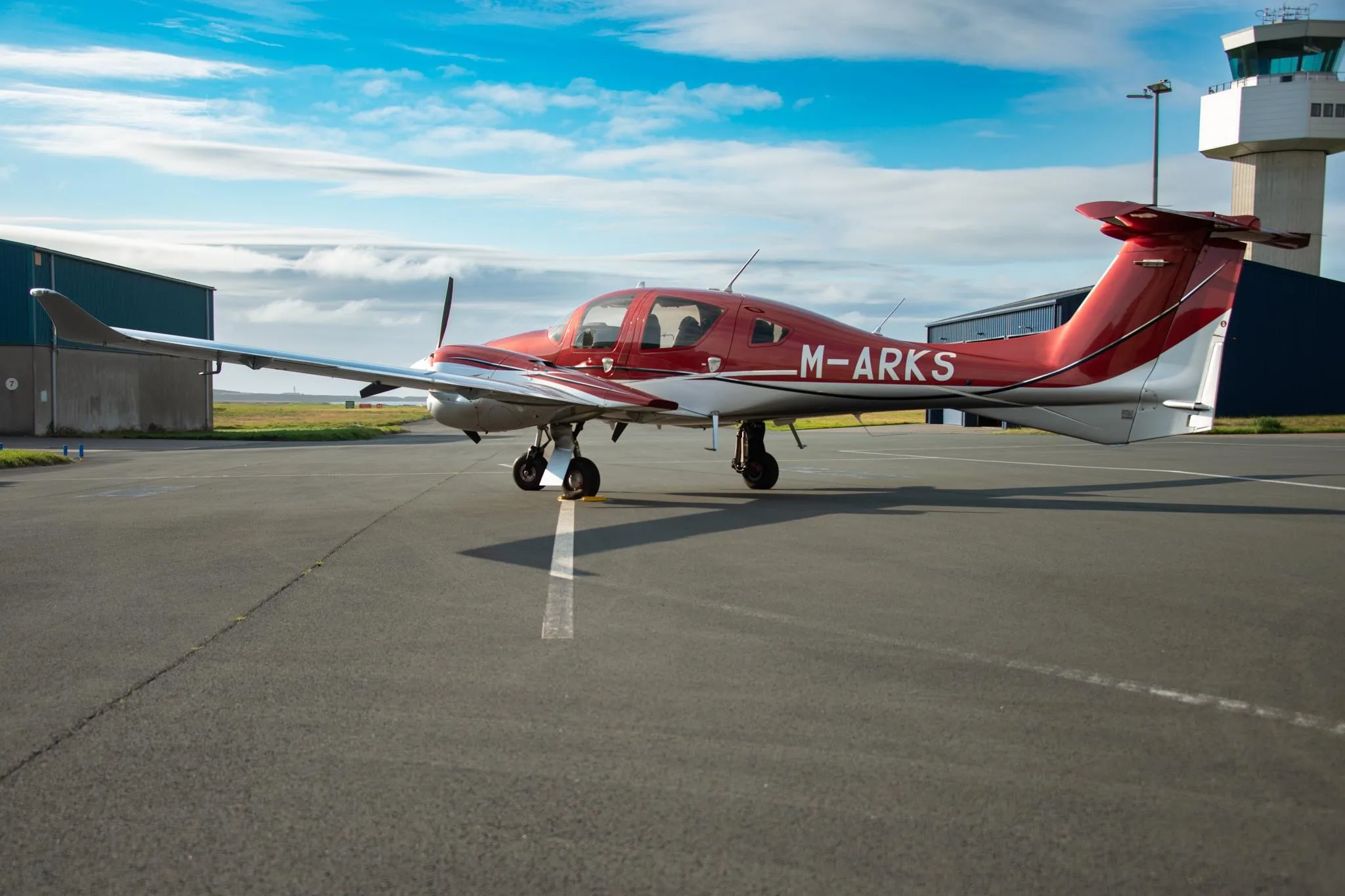 Exterior view of a 2021 DIAMOND DA62, M-ARKS.