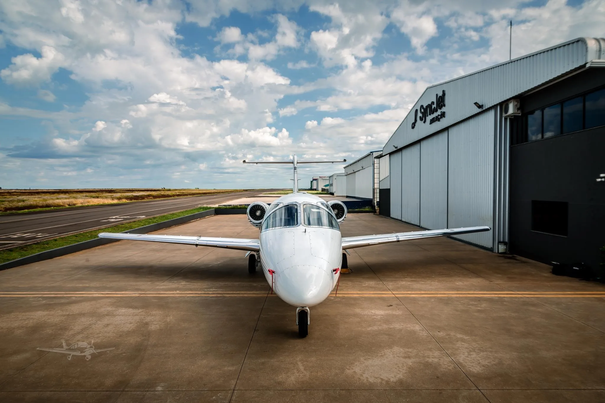 Exterior view of a 2008 HAWKER 400XP, PS-MBX.