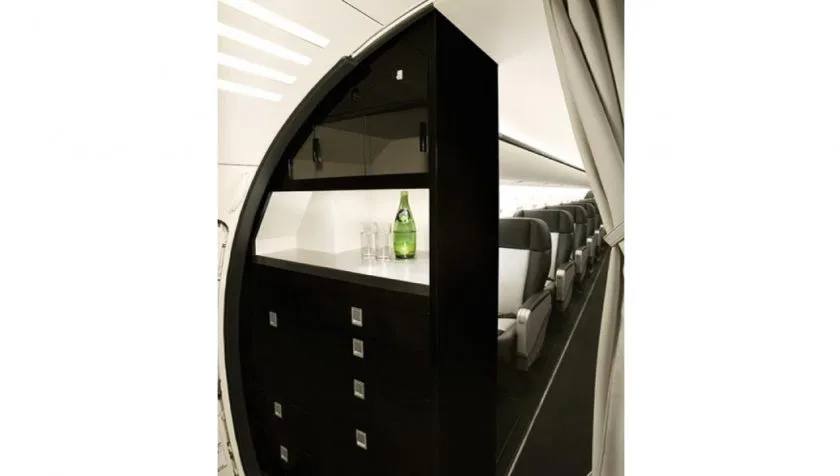 Cabin interior of a 1997 Bombardier Challenger 850LR 7187.