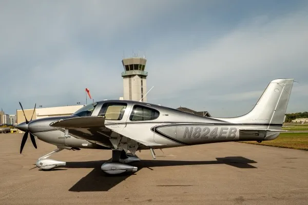 Exterior view of a 2023 Cirrus SR22T-G6, N824EB.