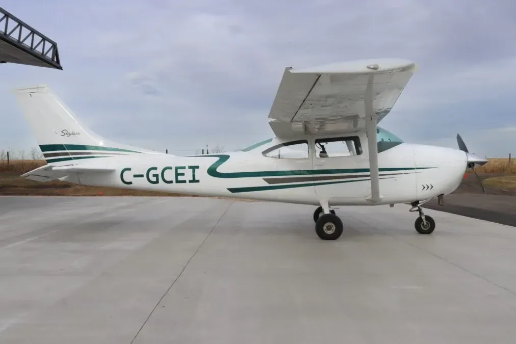 Exterior view of a 1968 Cessna 182L, C-GCEI.