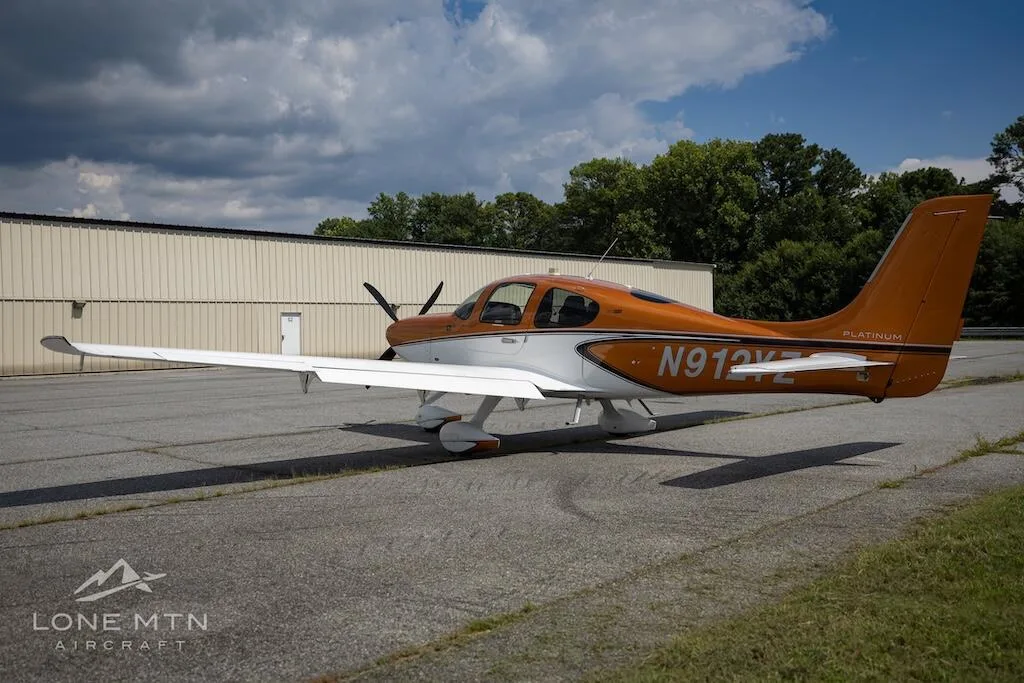 Exterior view of a 2023 Cirrus SR22T G6 GTS.