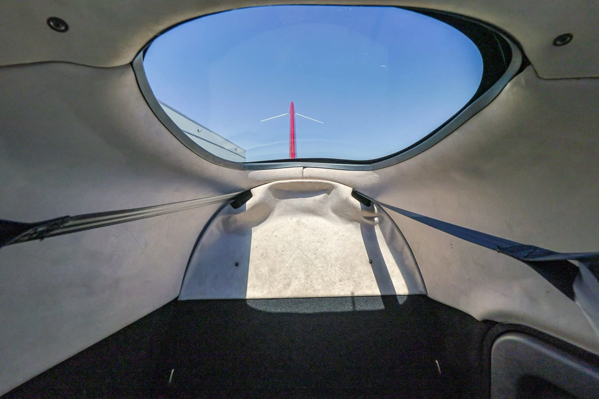 Cabin interior of a Cirrus N762CR SR22-G3 Turbo GTS - Aerista.
