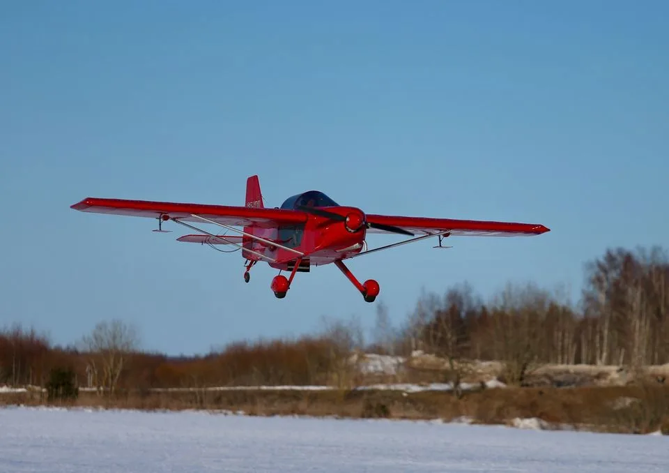 Exterior view of a 2010 Rans S-9 Chaos, SE-YYI.