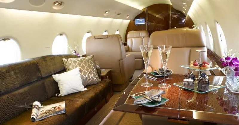 Cabin interior of a 2000 GULFSTREAM G200.