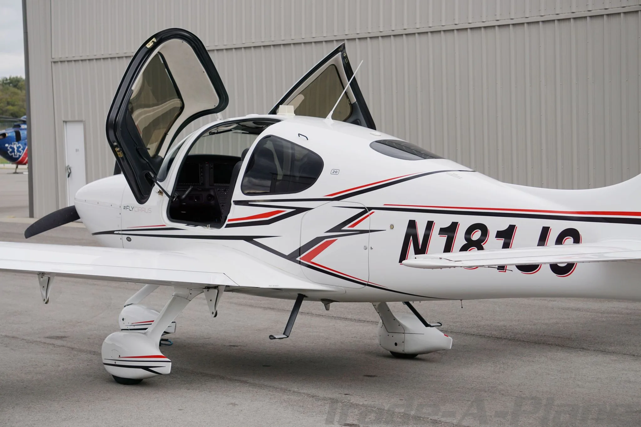 Exterior view of a 2023 CIRRUS SR20-G6, N181JS.