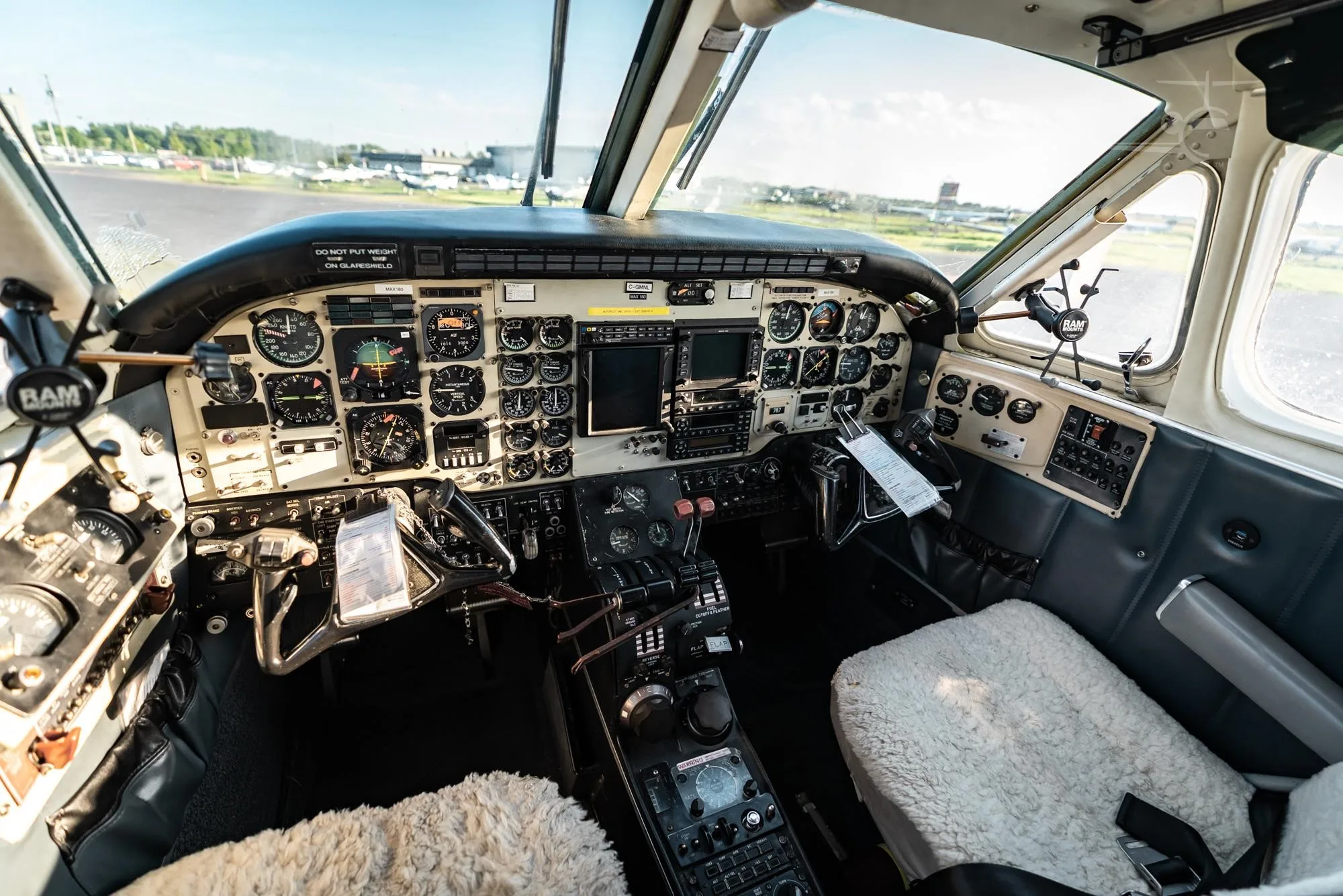 C-gmnl - 1978 Beechcraft King AIR B100