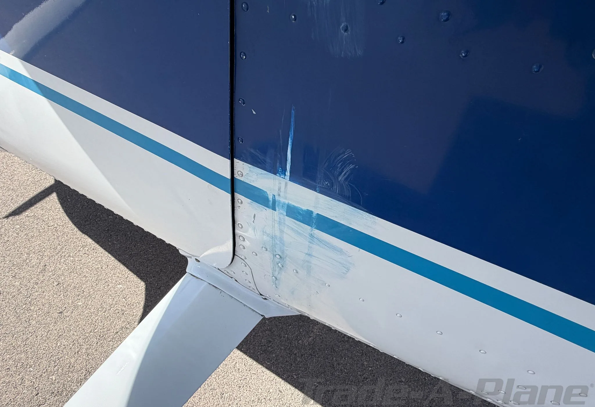 Exterior view of a 1978 CESSNA 182Q SKYLANE, N735WH.