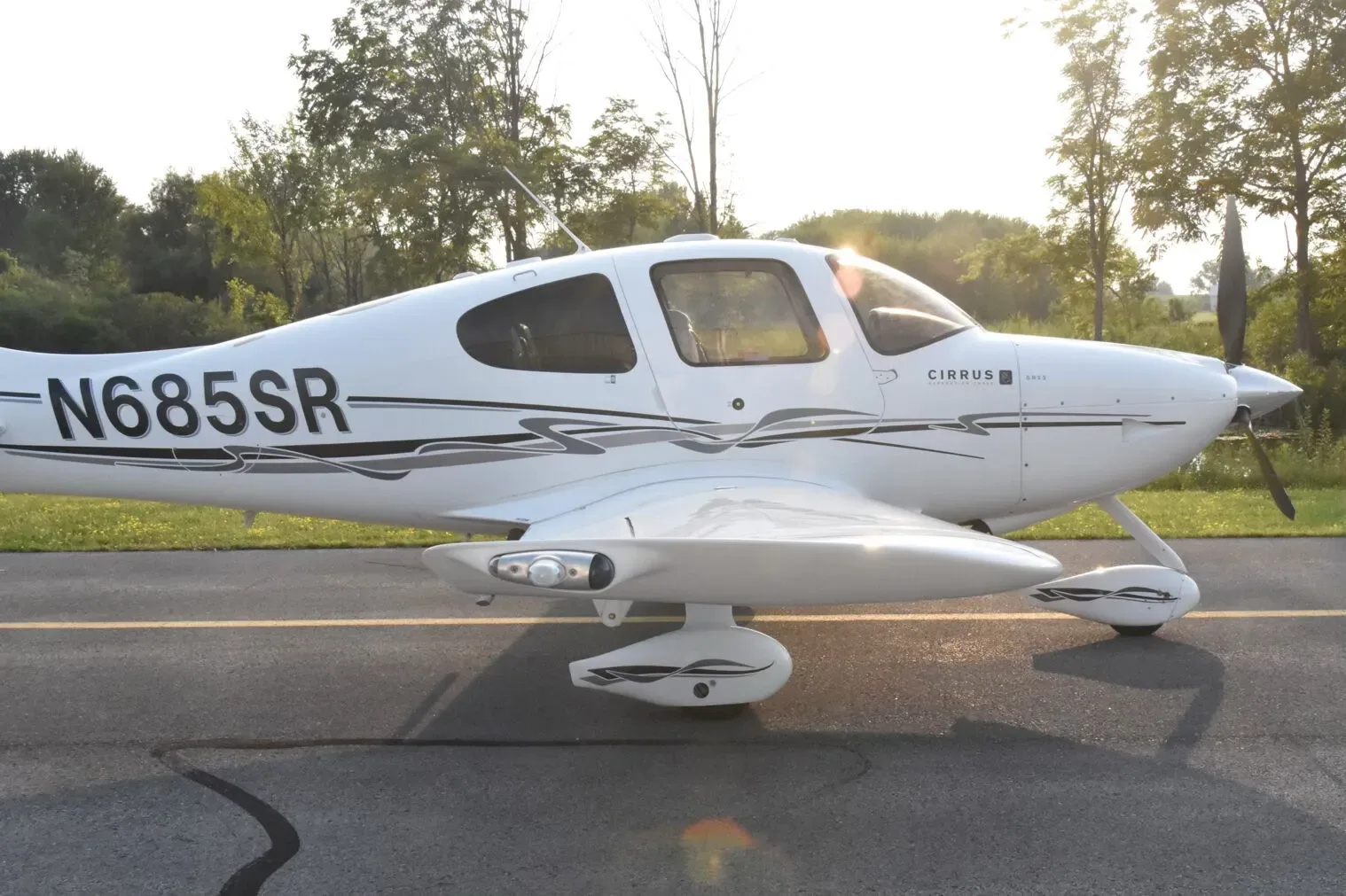 Exterior view of a 2008 Cirrus SR22.
