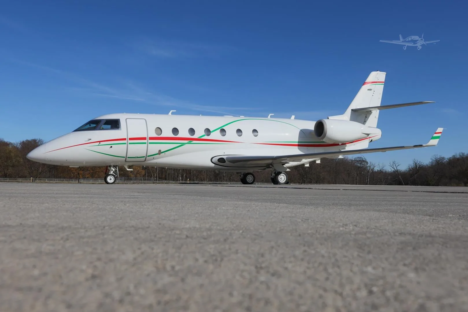 Exterior view of a 2008 GULFSTREAM G200, N881HM.