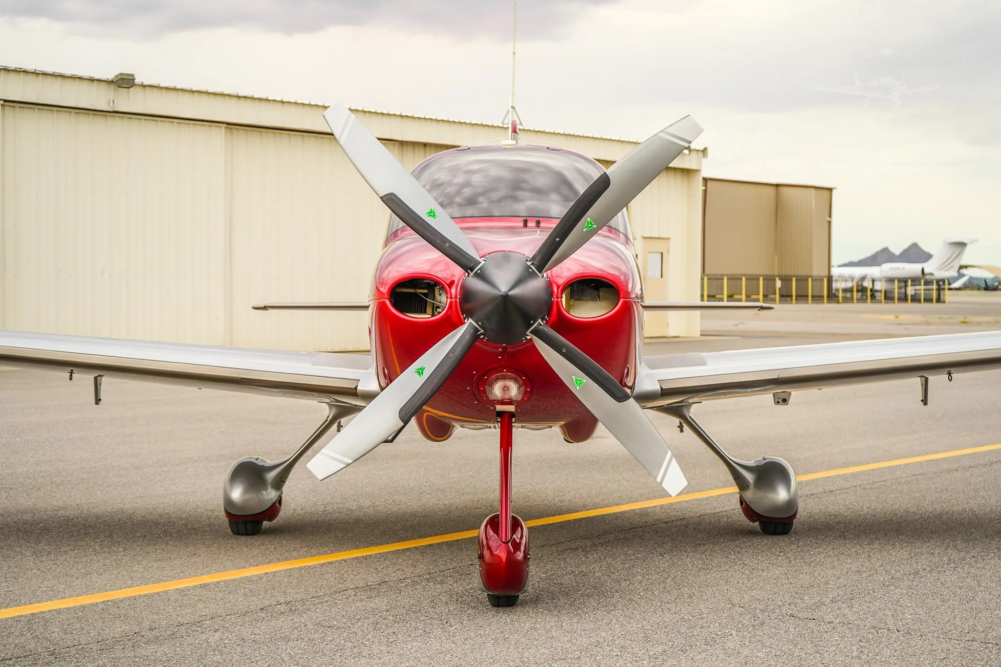 Exterior view of a 2009 CIRRUS SR22-G3 TURBO, N26VS.