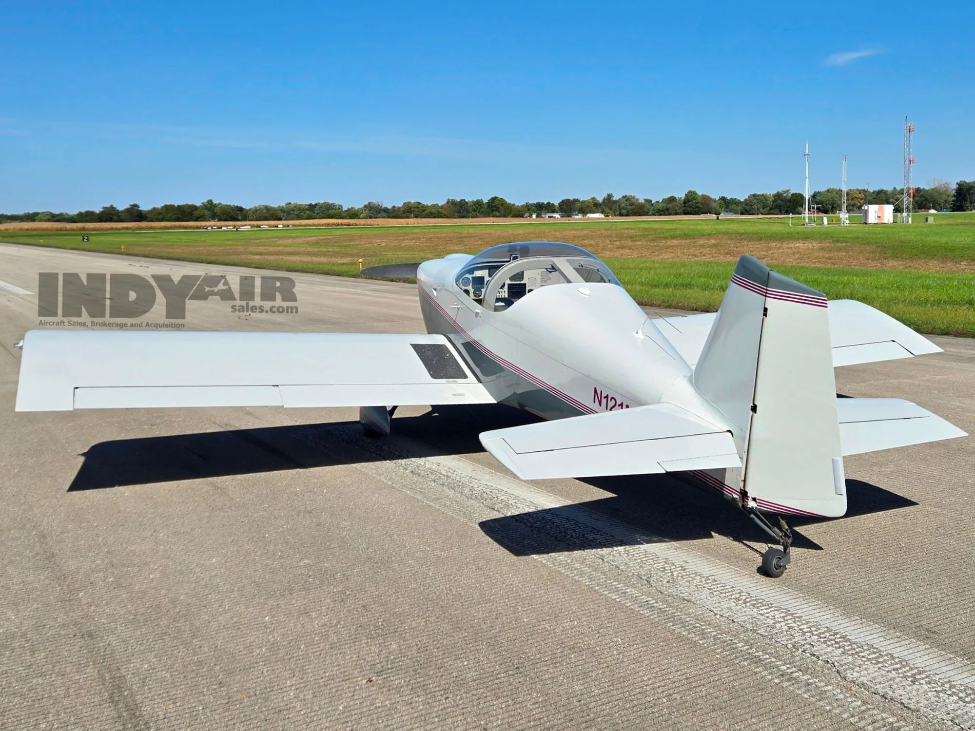 Exterior view of a Van's Aircraft RV6, N121MN.