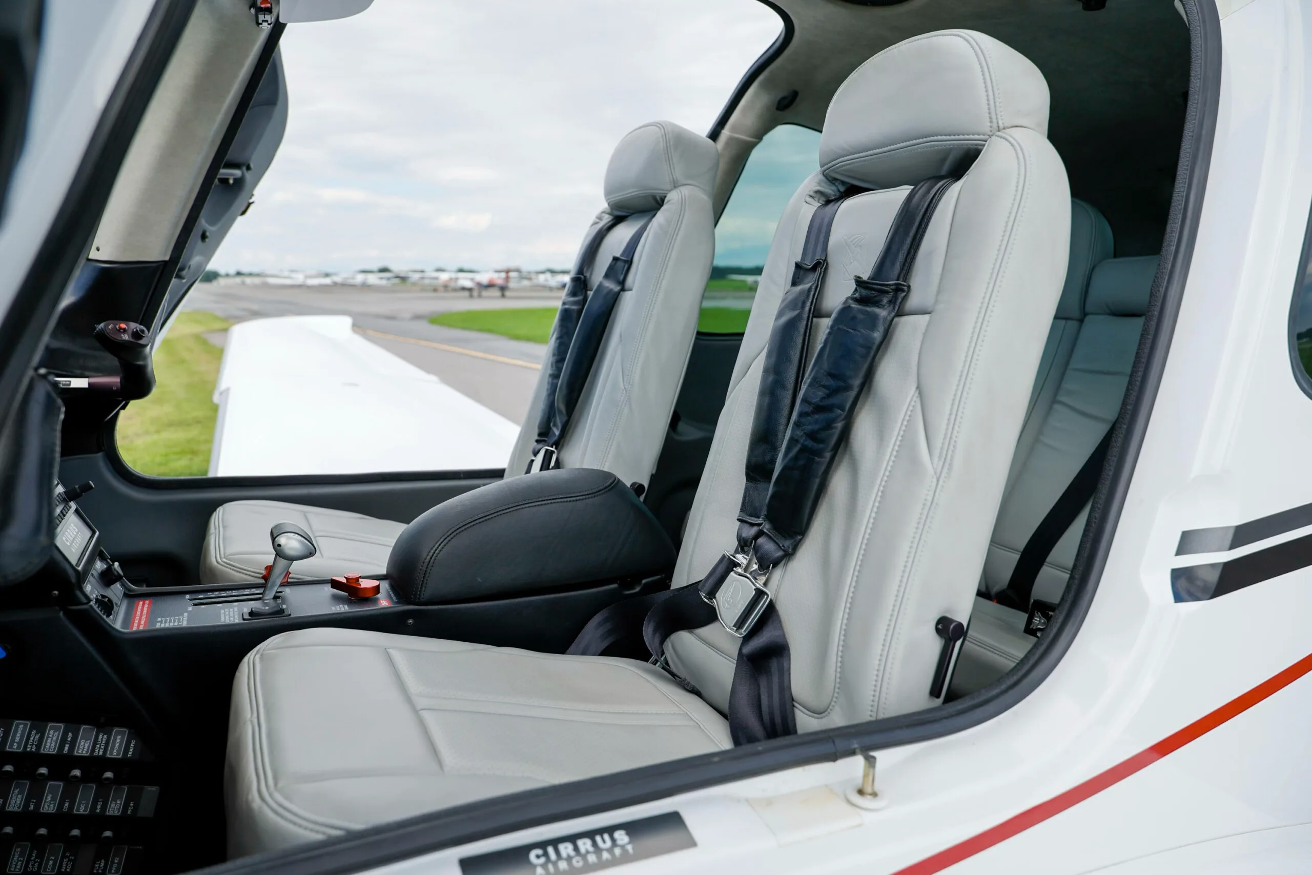Cabin interior of a 2016 Cirrus SR22 G5.