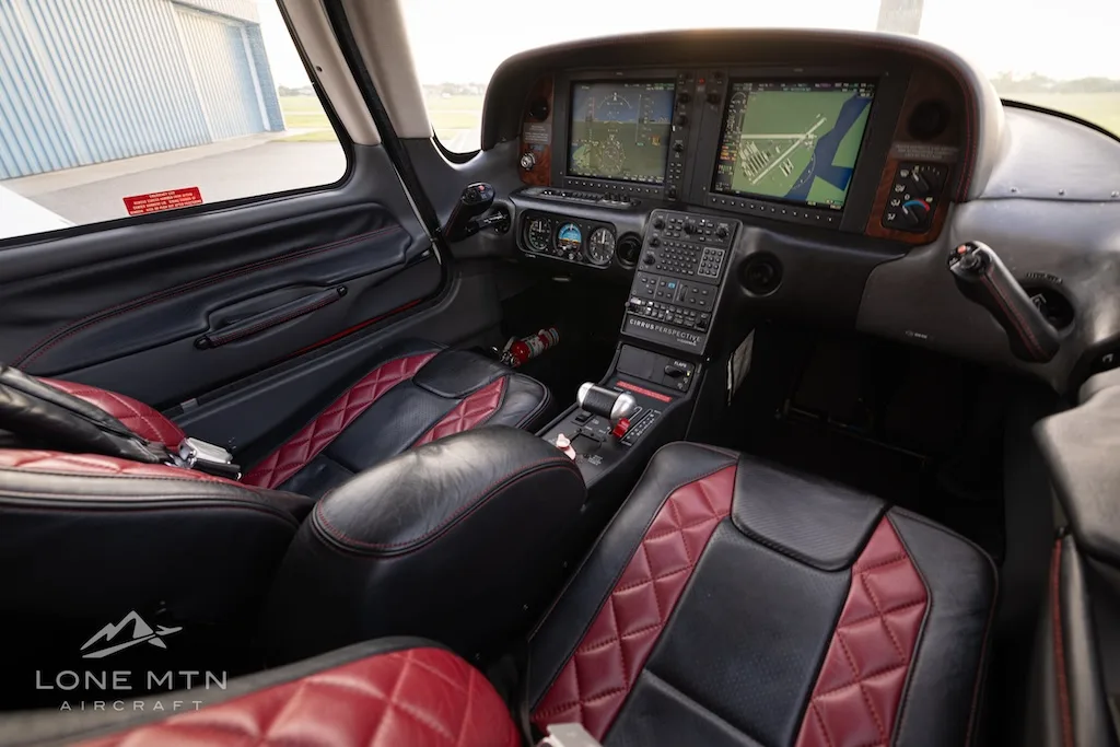 Cabin interior of a 2008 Cirrus SR22 G3.