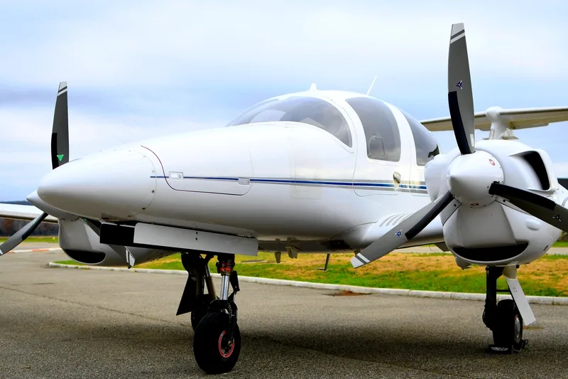 Exterior view of a Diamond AIRCRAFT, DA-62.