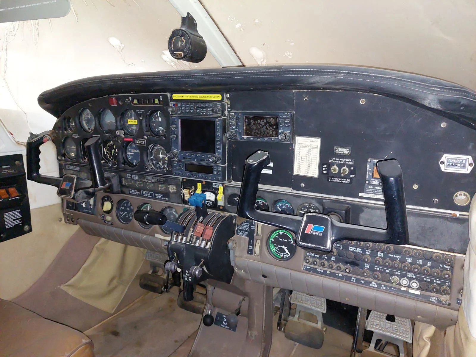 Cockpit and instrument panel of a 1977 Piper PA-34-200T Seneca II.