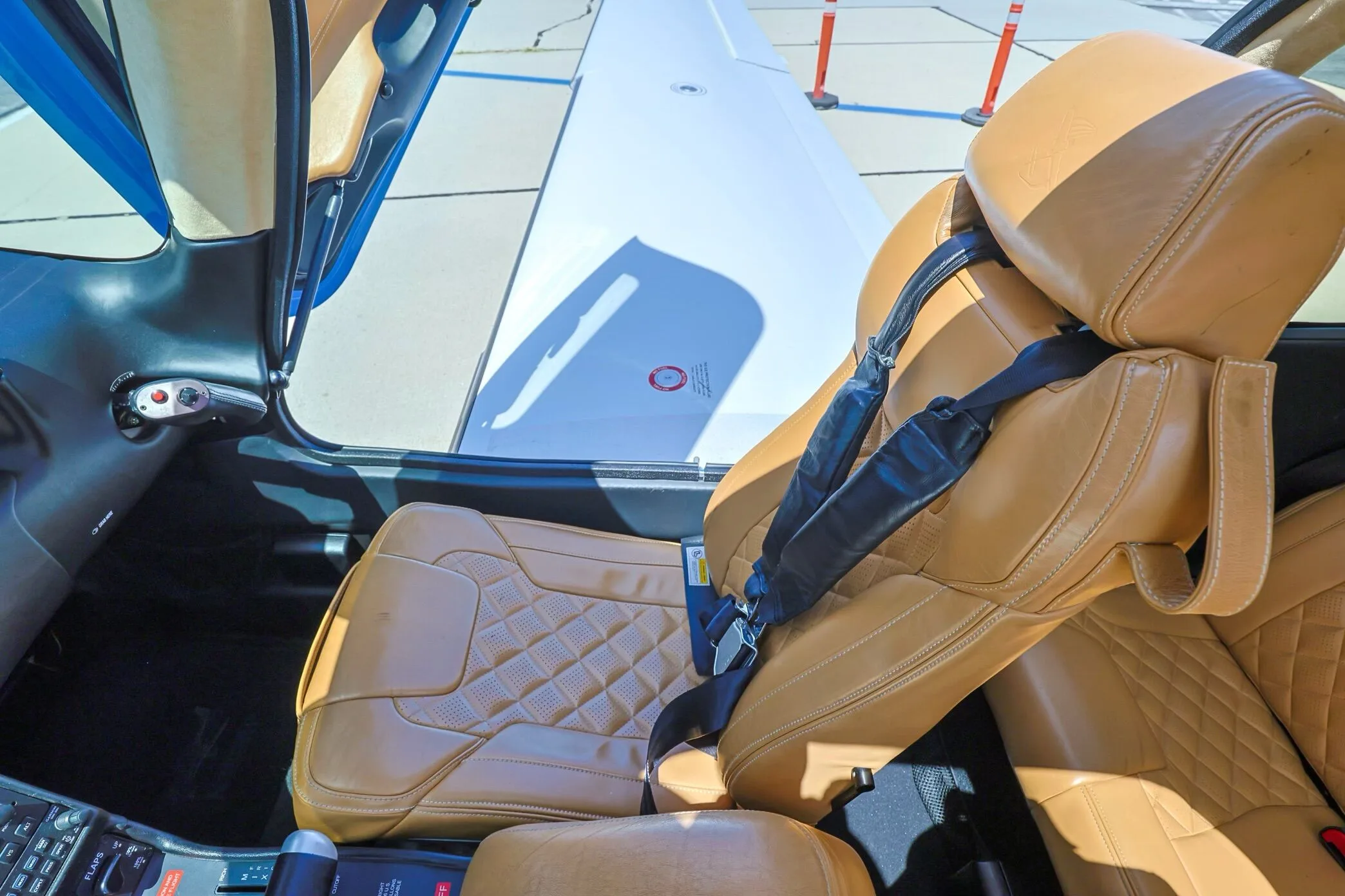 Cabin interior of a 2018 Cirrus SR22-G6 TURBO.