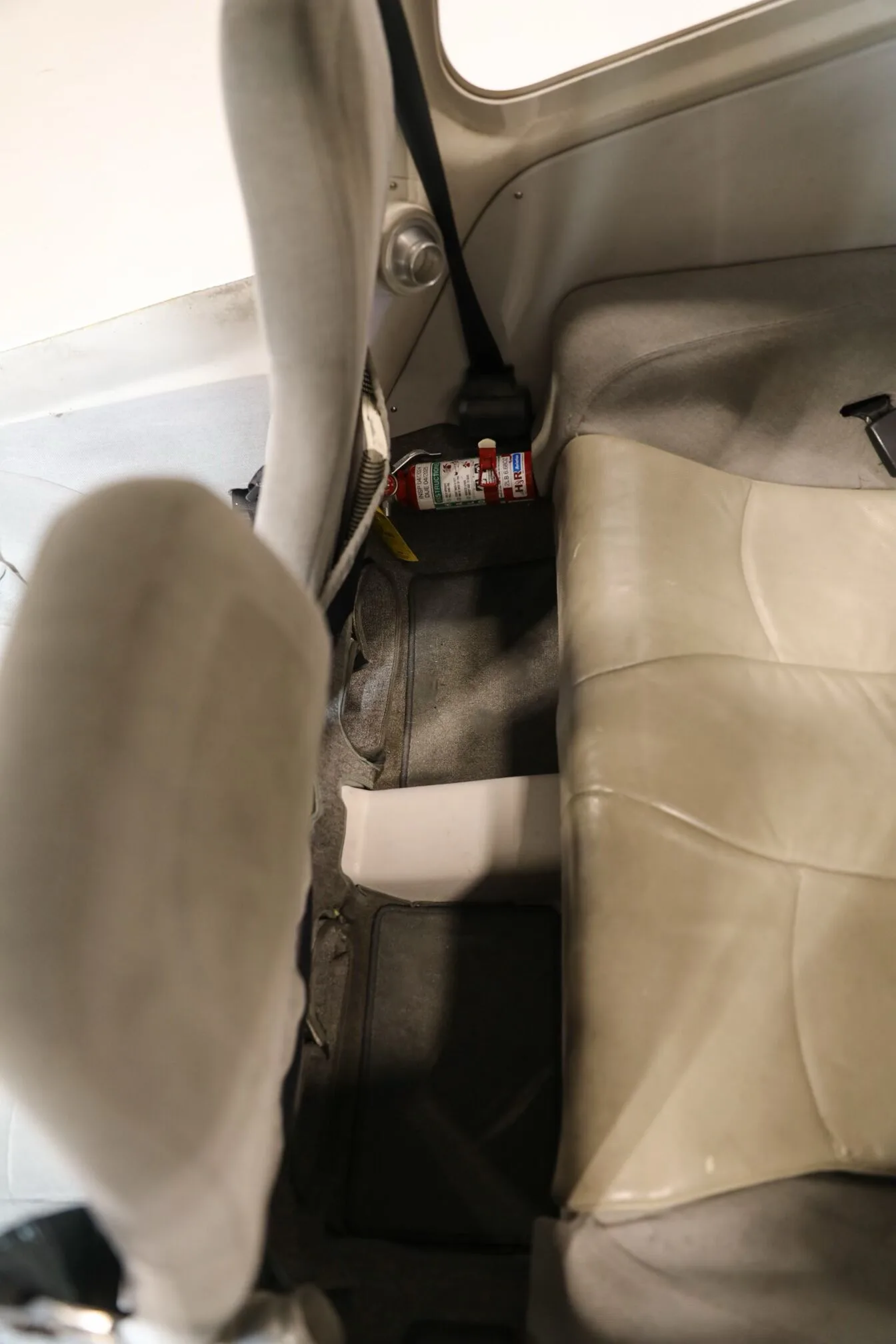 Cabin interior of a 2006 Diamond DA40-FP Diamond Star.