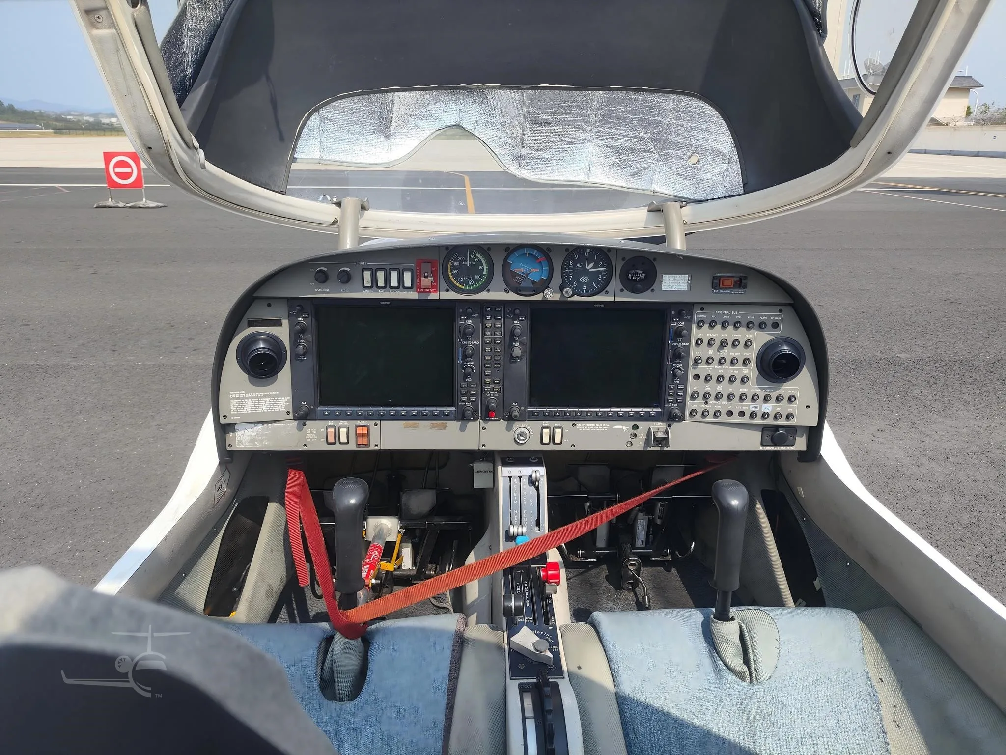 B-9135 - 2005 Diamond DA40 180 Star