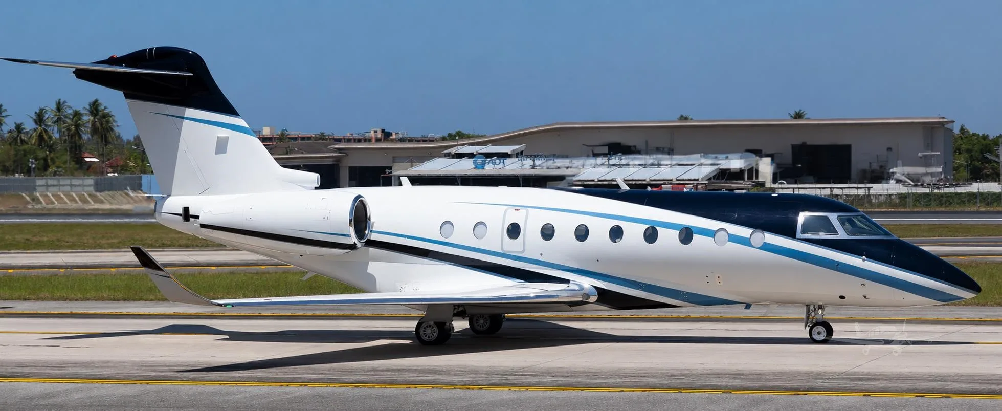 Cabin interior of a 2023 GULFSTREAM G280.