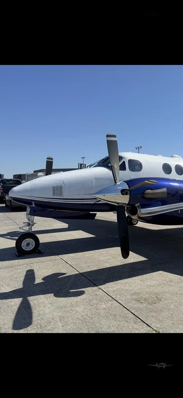 Exterior view of a 1987 BEECHCRAFT KING AIR B200, N14NG.