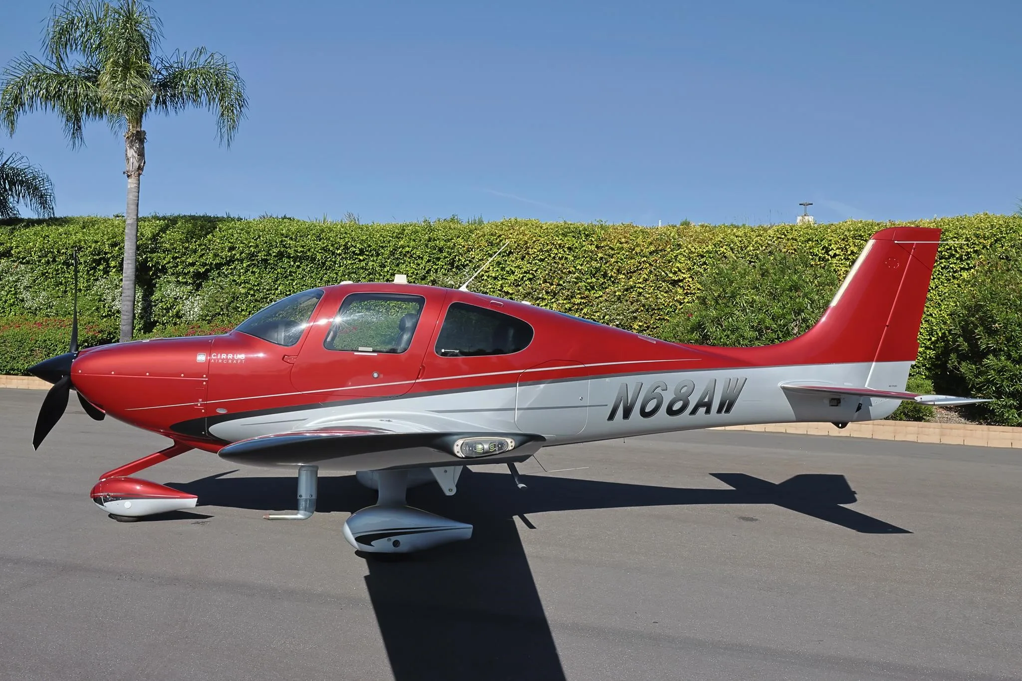 Exterior view of a 2012 CIRRUS SR22-G3 TURBO, N68AW.