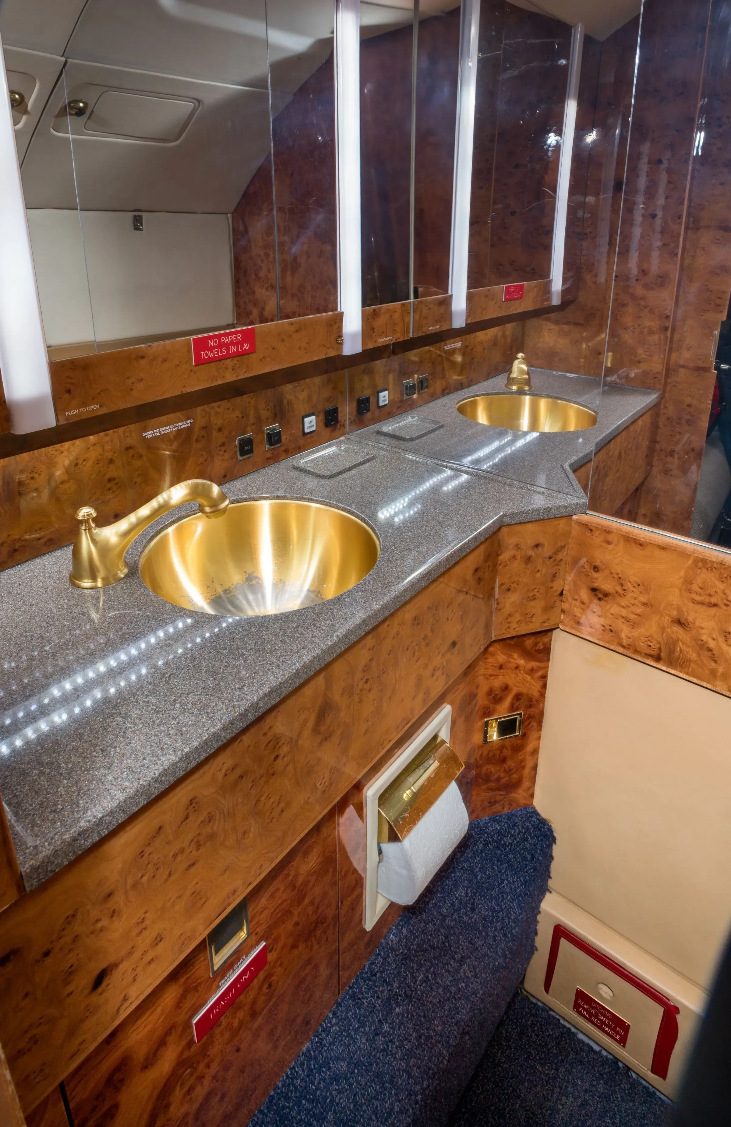 Cabin interior of a 1992 Dassault Falcon 50.