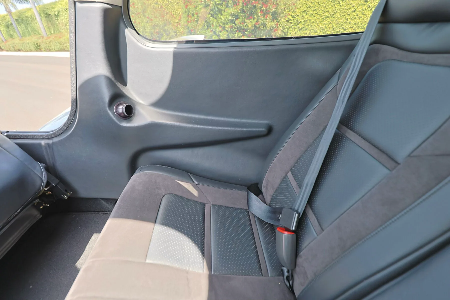 Cabin interior of a 2020 Cirrus SR20-G6 Premium.