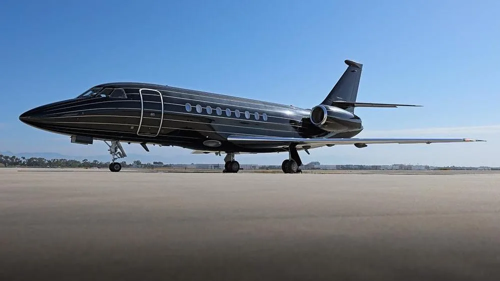 Exterior view of a 2007 Dassault Falcon 2000EX EASy, N899BC.